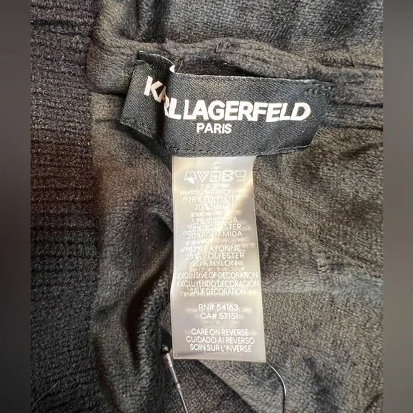 Karl Lagerfeld NWT Black Knit Ribbed Jeweled Karl Signature Pom Pom Winter Hat - Picture 8 of 9